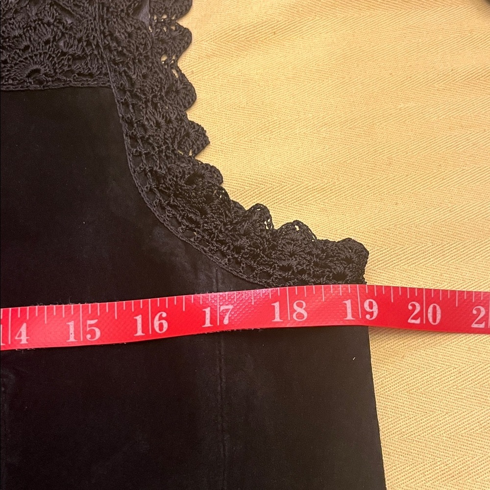 LEATHER Peck & Peck  Black Crochet Accent vest size L - Picture 8 of 13